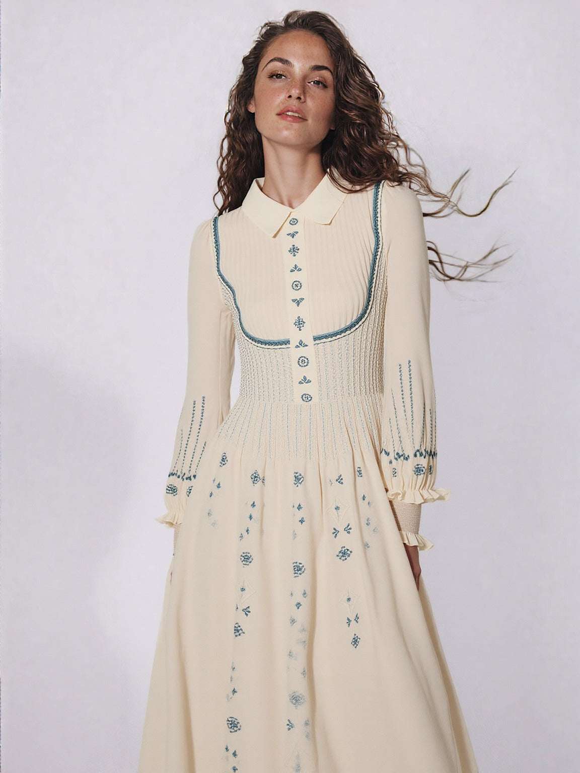 Women's Romantic Pleated Embroidery Long Sleeve Dress