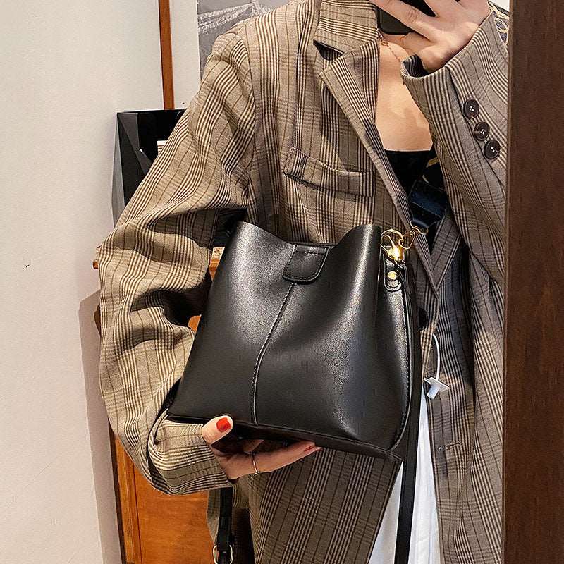 Women's French Minority Design Simple Wide Shoulder Strap Bucket Bag - ChoreGirl