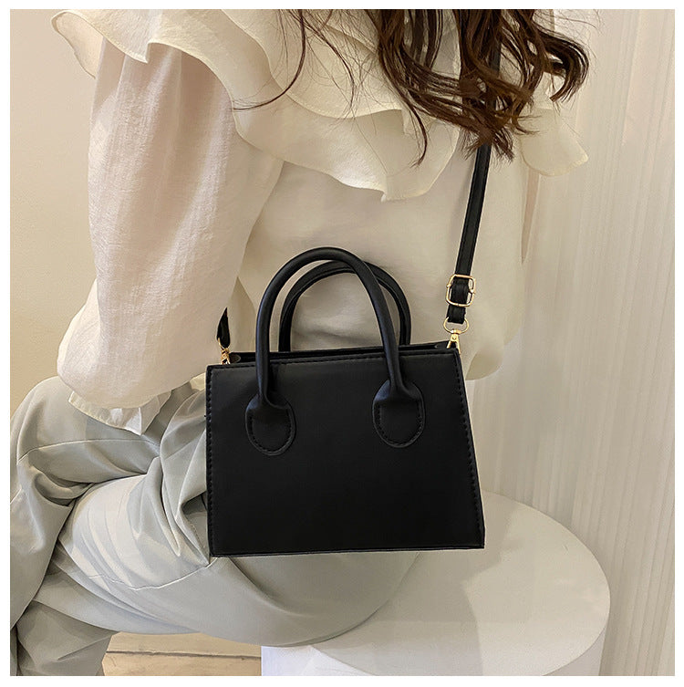 Women's Crossbody Retro Portable Small Square Bag - ChoreGirl