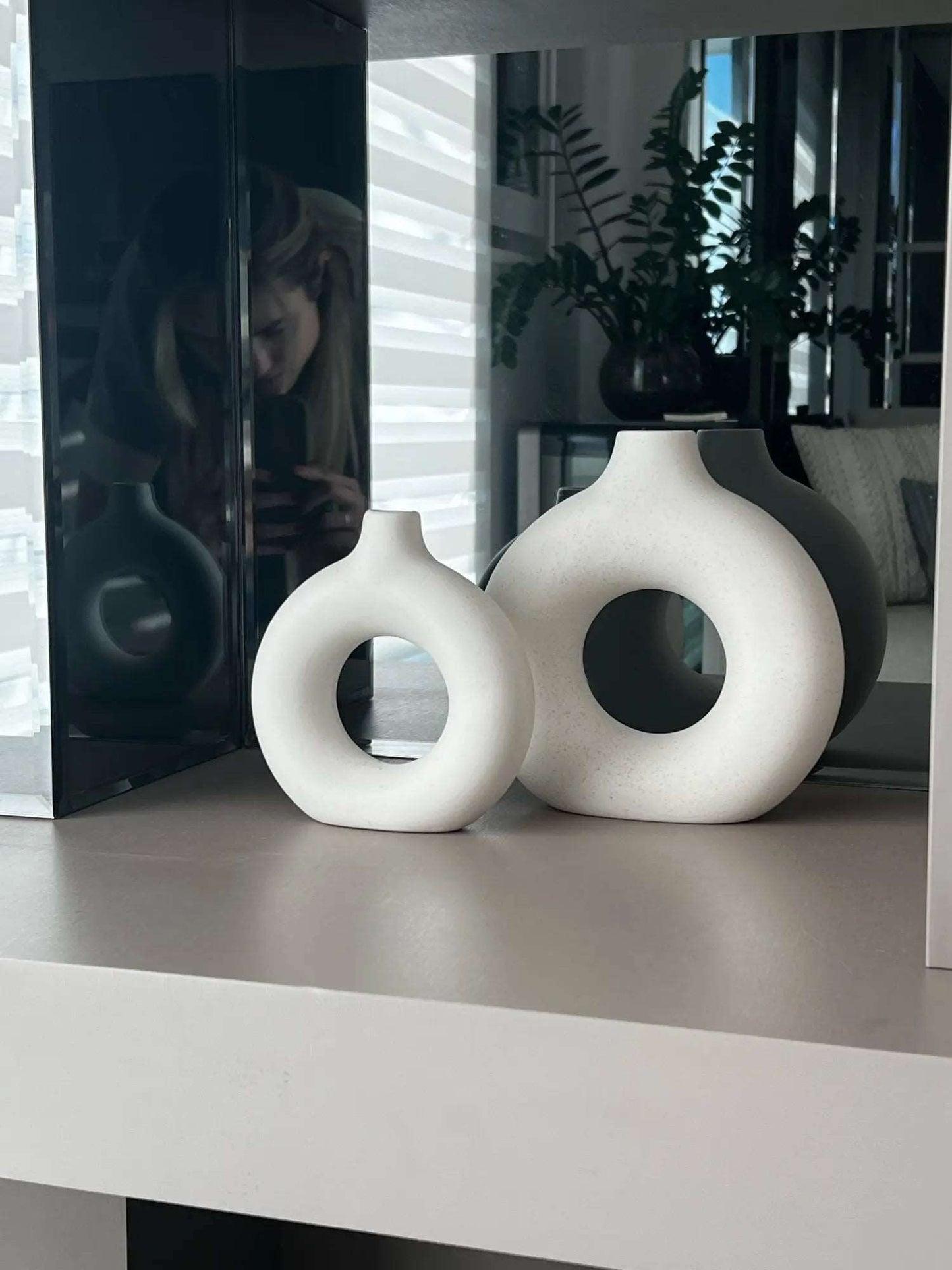 Circular Hollow Ceramic Vase - ChoreGirl
