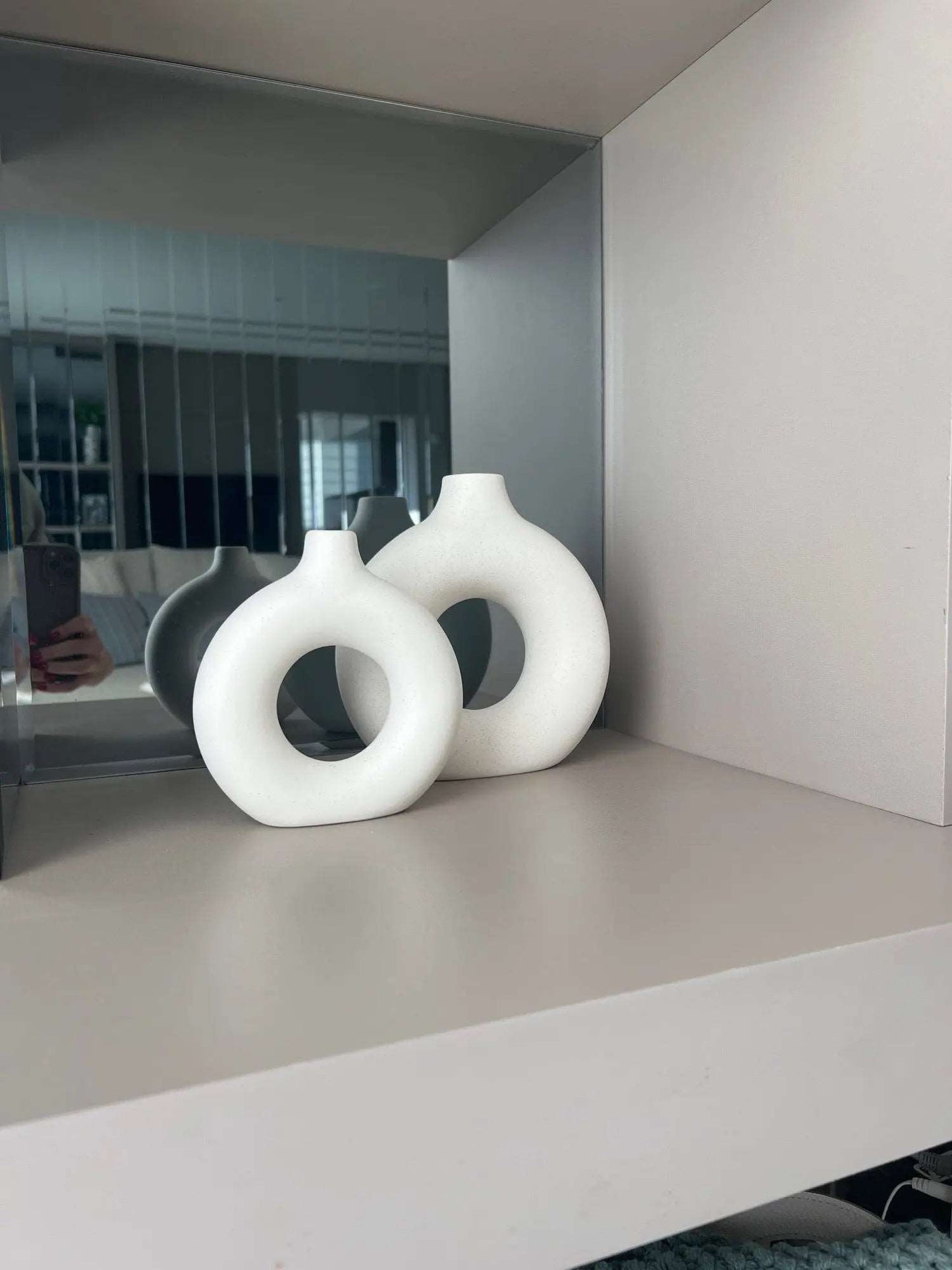 Circular Hollow Ceramic Vase - ChoreGirl