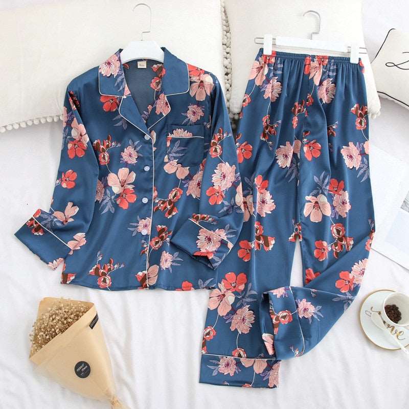 Women's Ice Silk Long Sleeved Shirt and Pants Pajamas Set - ChoreGirl