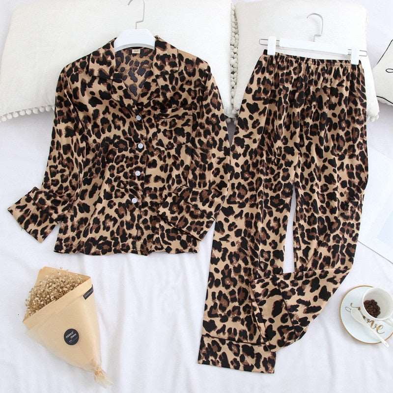 Women's Ice Silk Long Sleeved Shirt and Pants Pajamas Set - ChoreGirl
