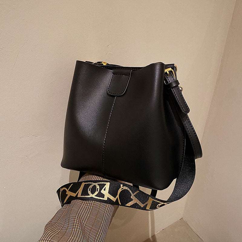 Women's French Minority Design Simple Wide Shoulder Strap Bucket Bag - ChoreGirl