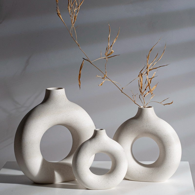 Circular Hollow Ceramic Vase - ChoreGirl