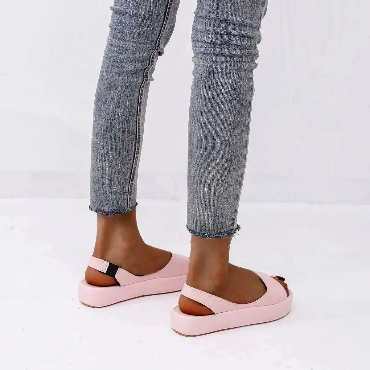 Women's Summer Flat Sandals With Back Strap Design - ChoreGirl