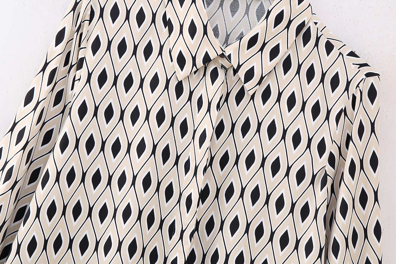 Women's Casual Geometric Pattern Silk Satin Textured Shirt - ChoreGirl