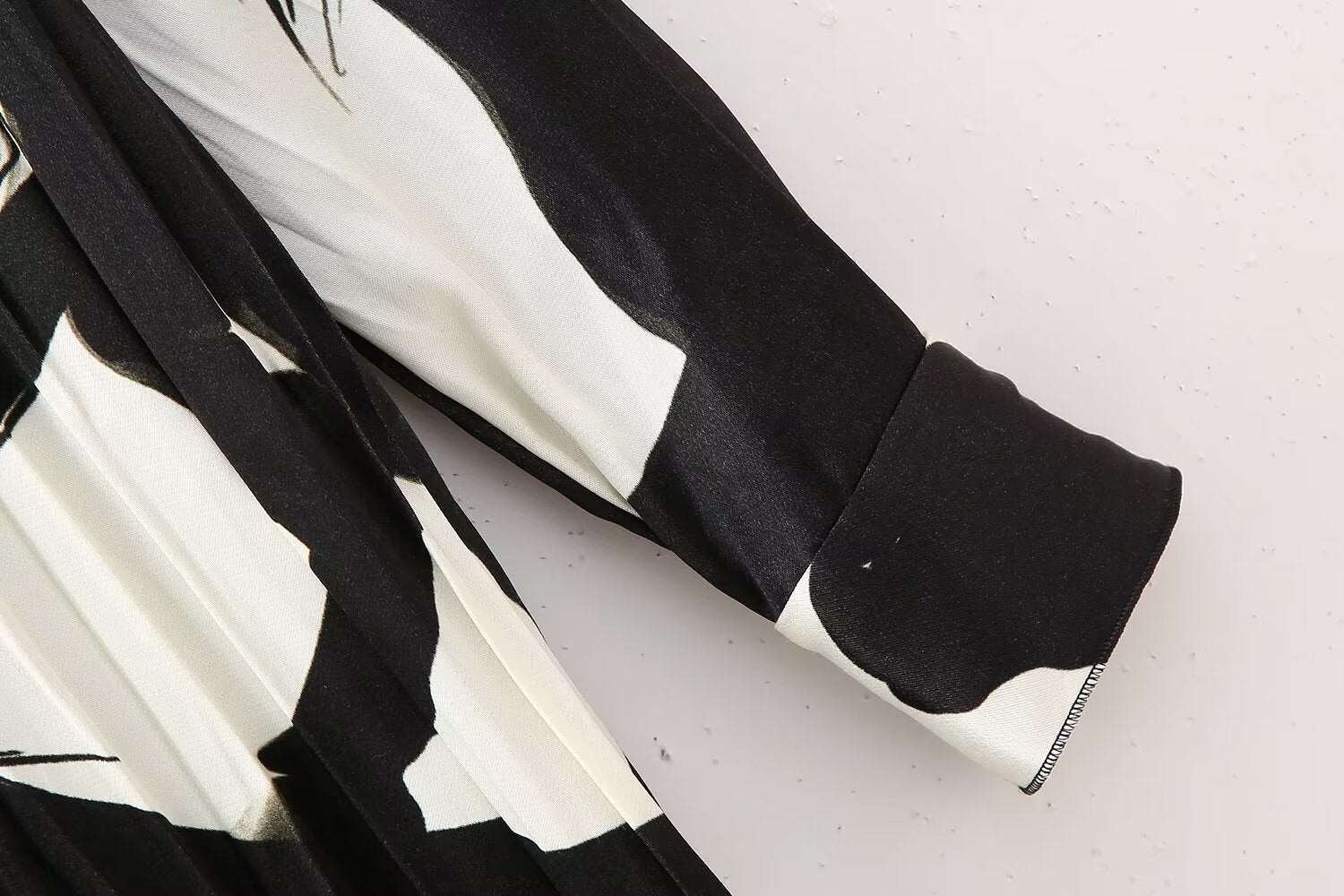 Women's Long Sleeve Black and White Shirt Style Dress - ChoreGirl