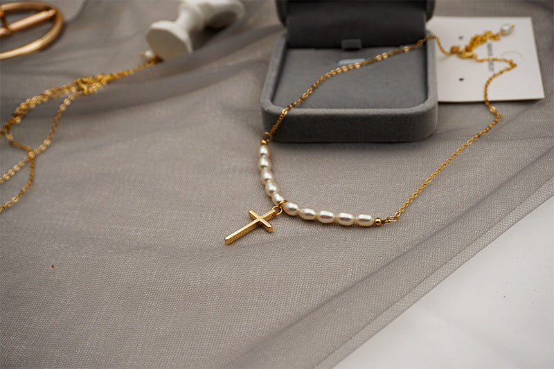 Women's Pearl Chain Necklace with Pendant - ChoreGirl