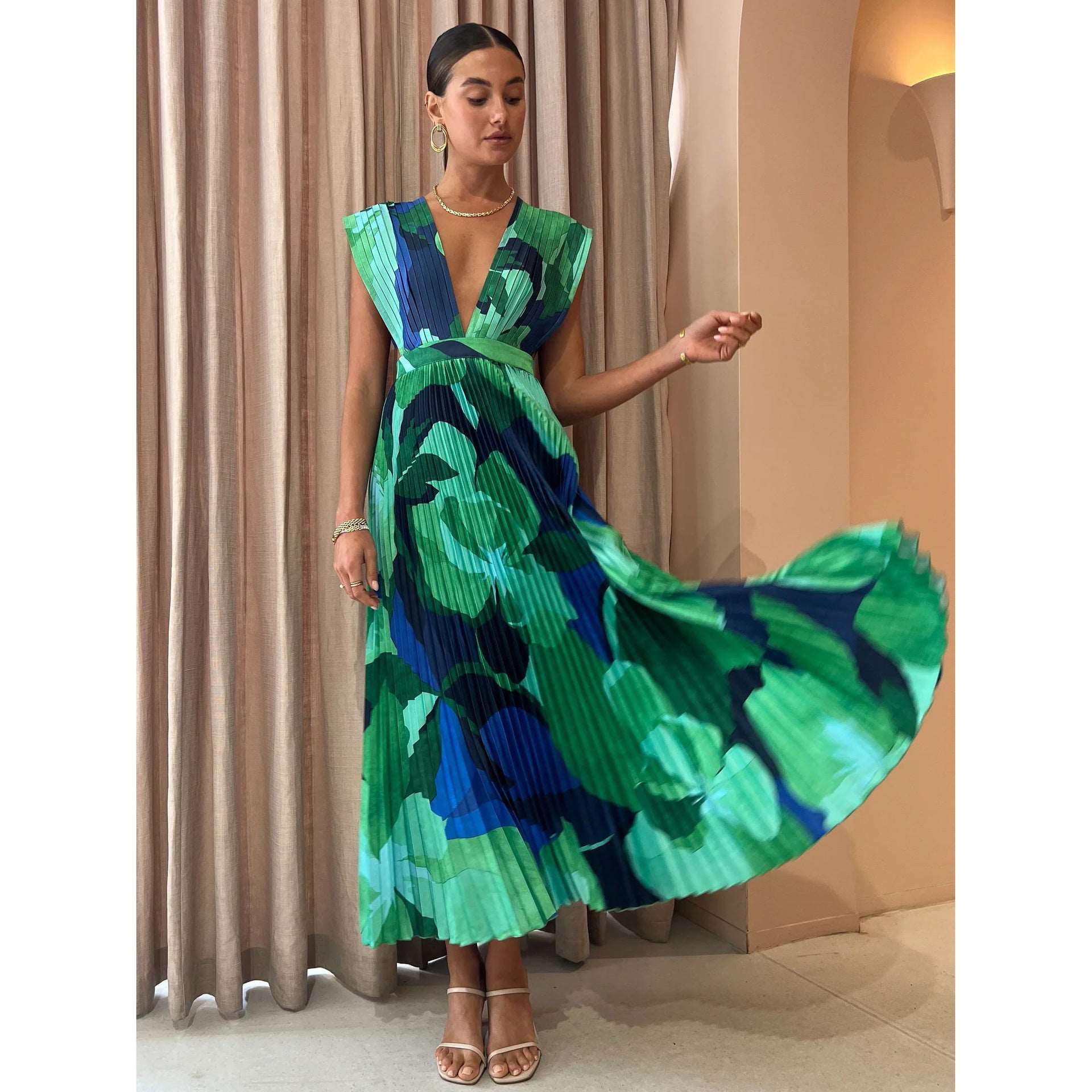 Women's Pleated Sleeveless Casual Dress - ChoreGirl