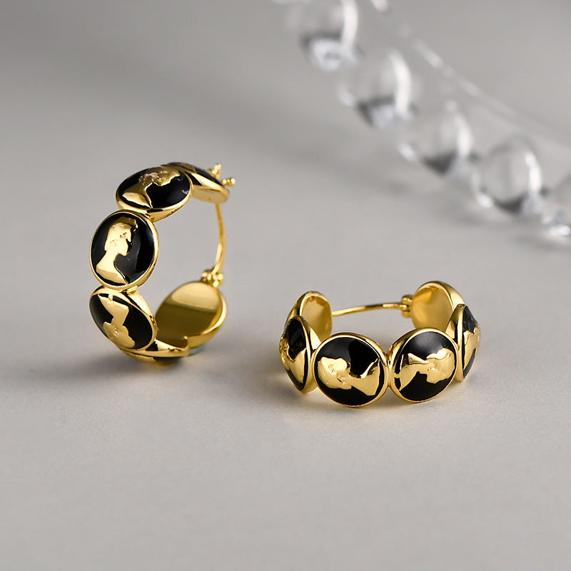 Women's Retro Black Epoxy Queen Head Hoop Earrings - ChoreGirl