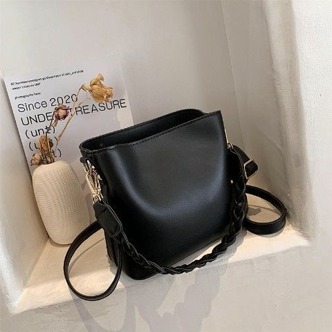 Women's Retro One-shoulder Crossbody Bucket Bag - ChoreGirl