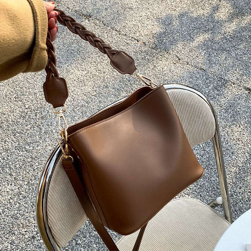 Women's Retro One-shoulder Crossbody Bucket Bag - ChoreGirl