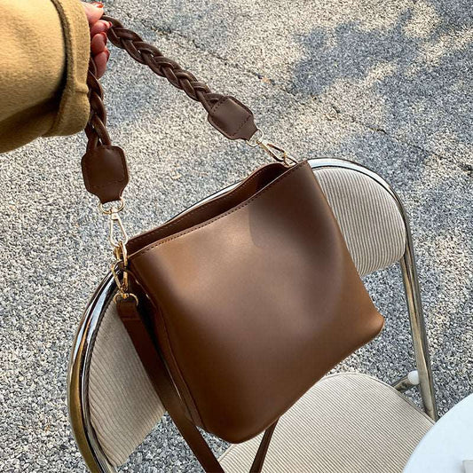 Women's Retro One-shoulder Crossbody Bucket Bag - ChoreGirl