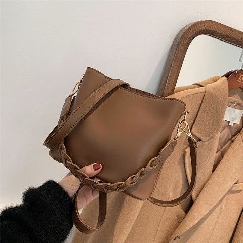 Women's Retro One-shoulder Crossbody Bucket Bag - ChoreGirl