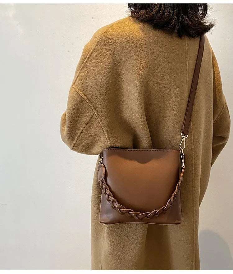 Women's Retro One-shoulder Crossbody Bucket Bag - ChoreGirl