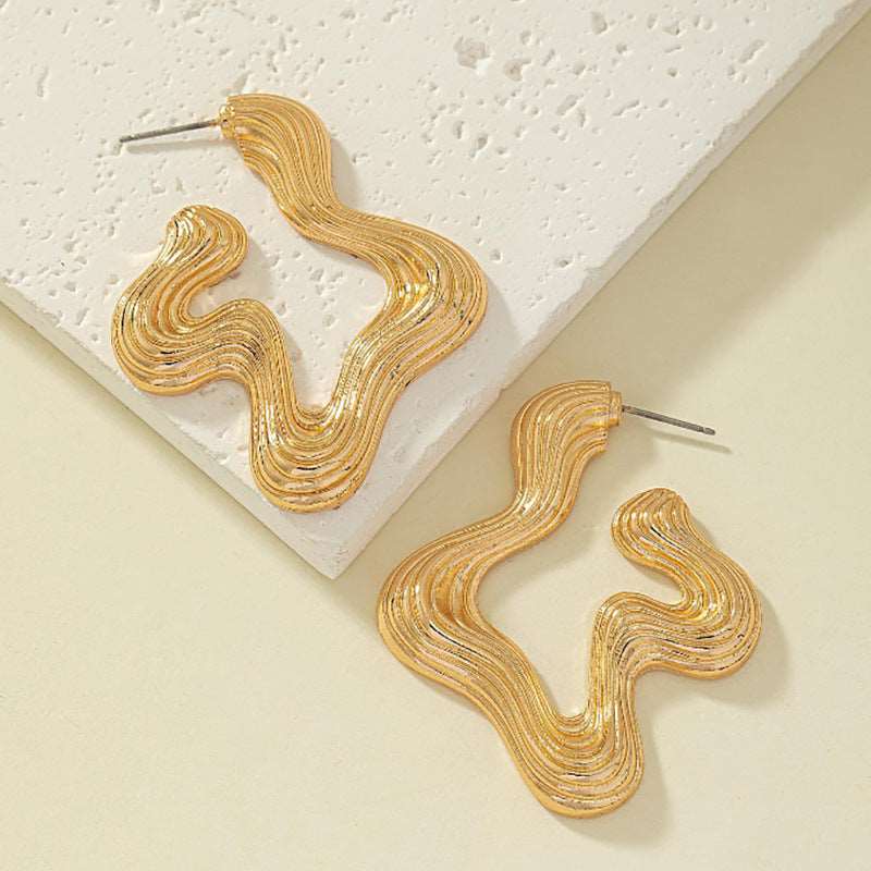 Women's Retro Style Groovy Exaggerated Earrings - ChoreGirl