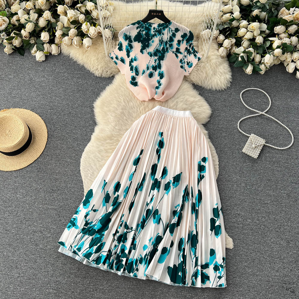 Women's Short-sleeved Top and High Waist Pleated Skirt Two-piece Outfit Set - ChoreGirl