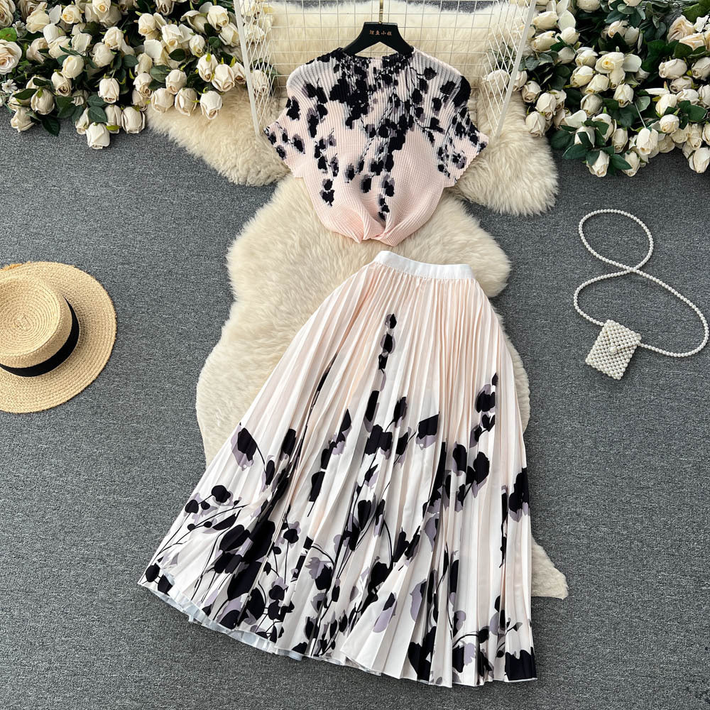 Women's Short-sleeved Top and High Waist Pleated Skirt Two-piece Outfit Set - ChoreGirl