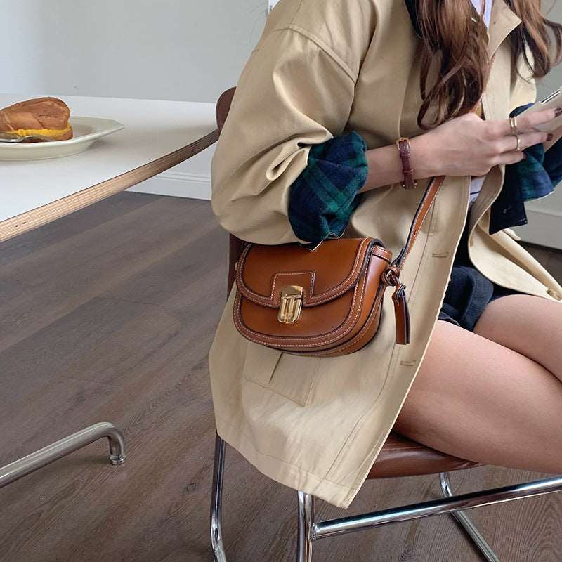 Women's Small Crossbody Saddle Bag - ChoreGirl