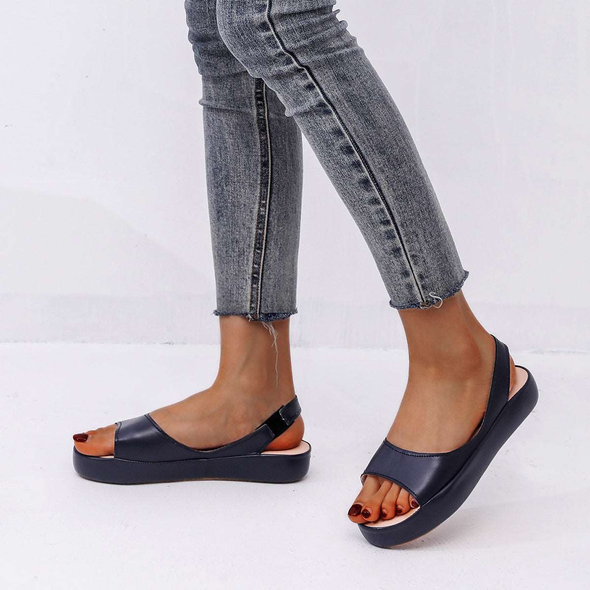 Women's Summer Flat Sandals With Back Strap Design - ChoreGirl