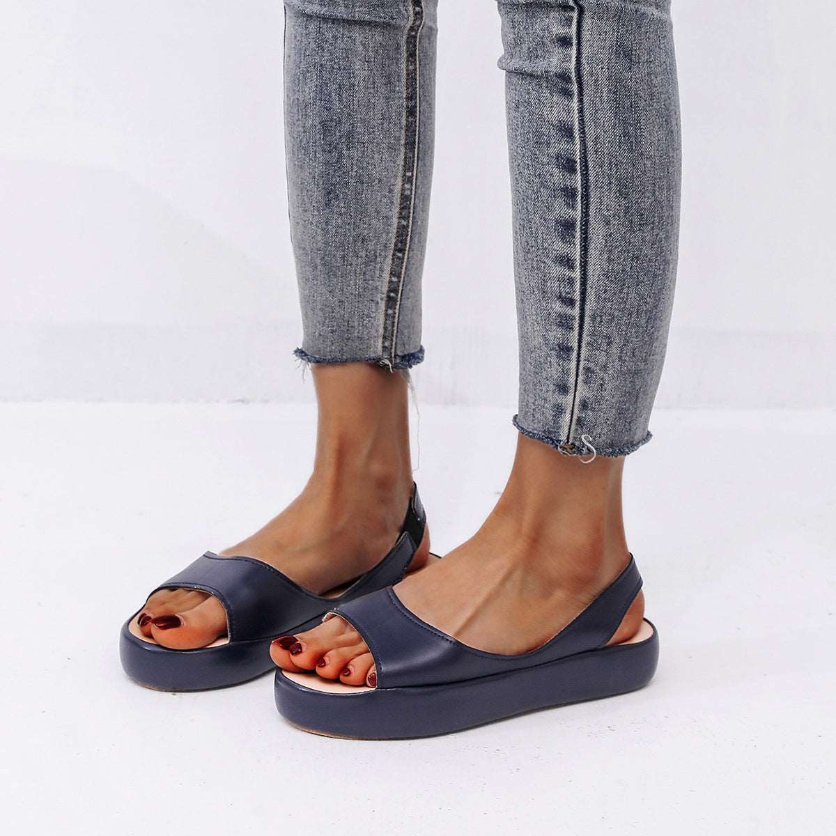 Women's Summer Flat Sandals With Back Strap Design - ChoreGirl