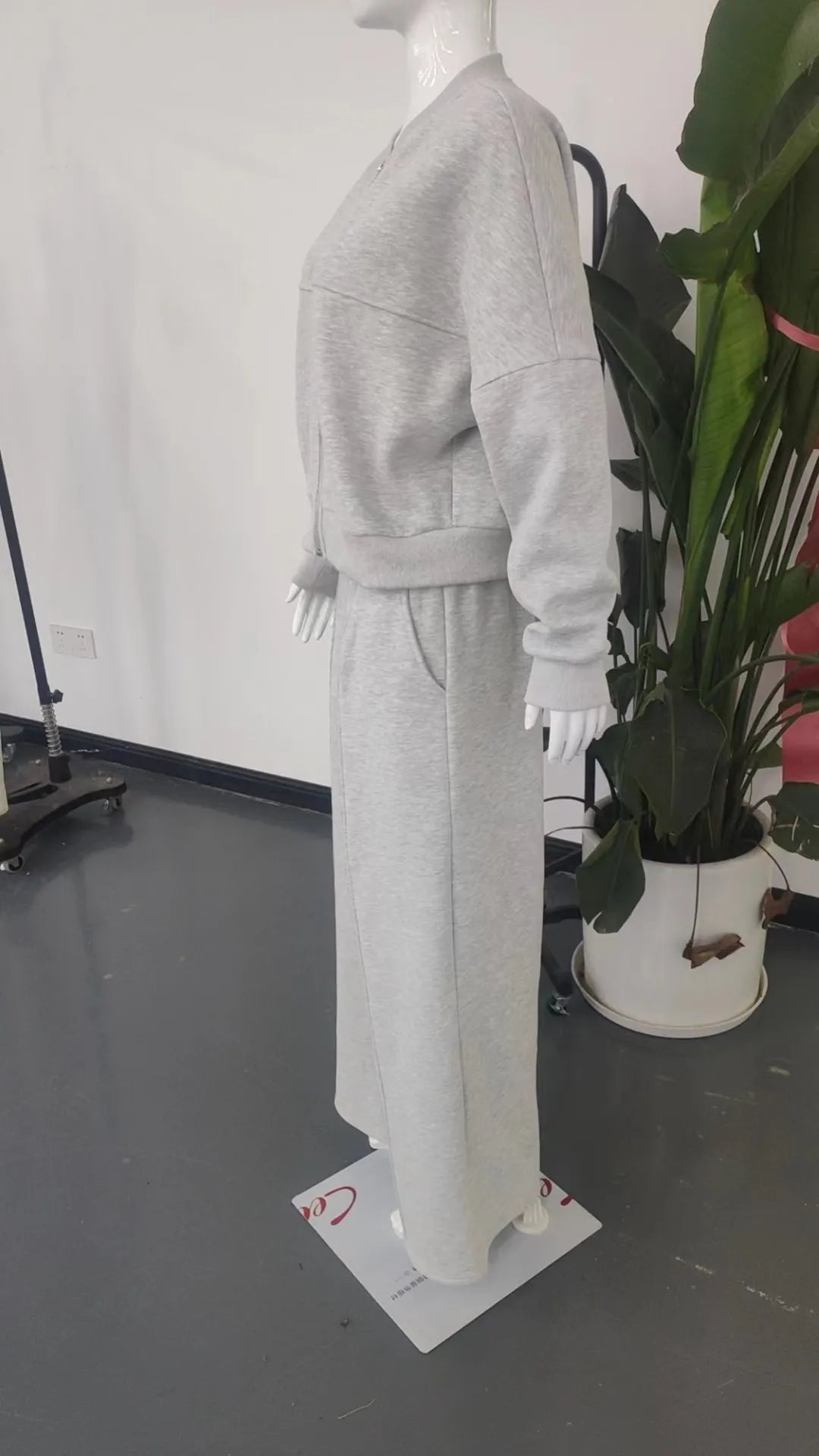 Women's Zip-up Slim Fit Elastic Two-piece Outfit Set - ChoreGirl