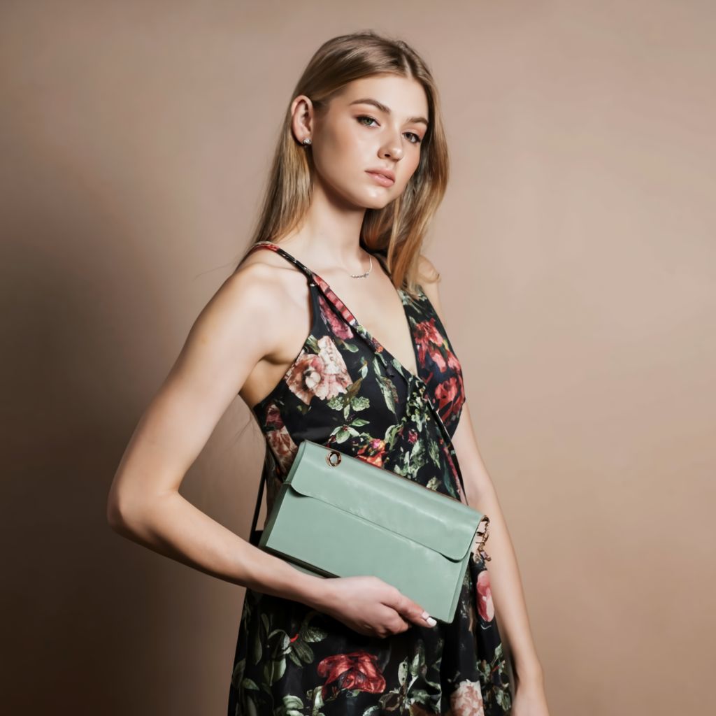 CLUTCH & WALLETS - ChoreGirl