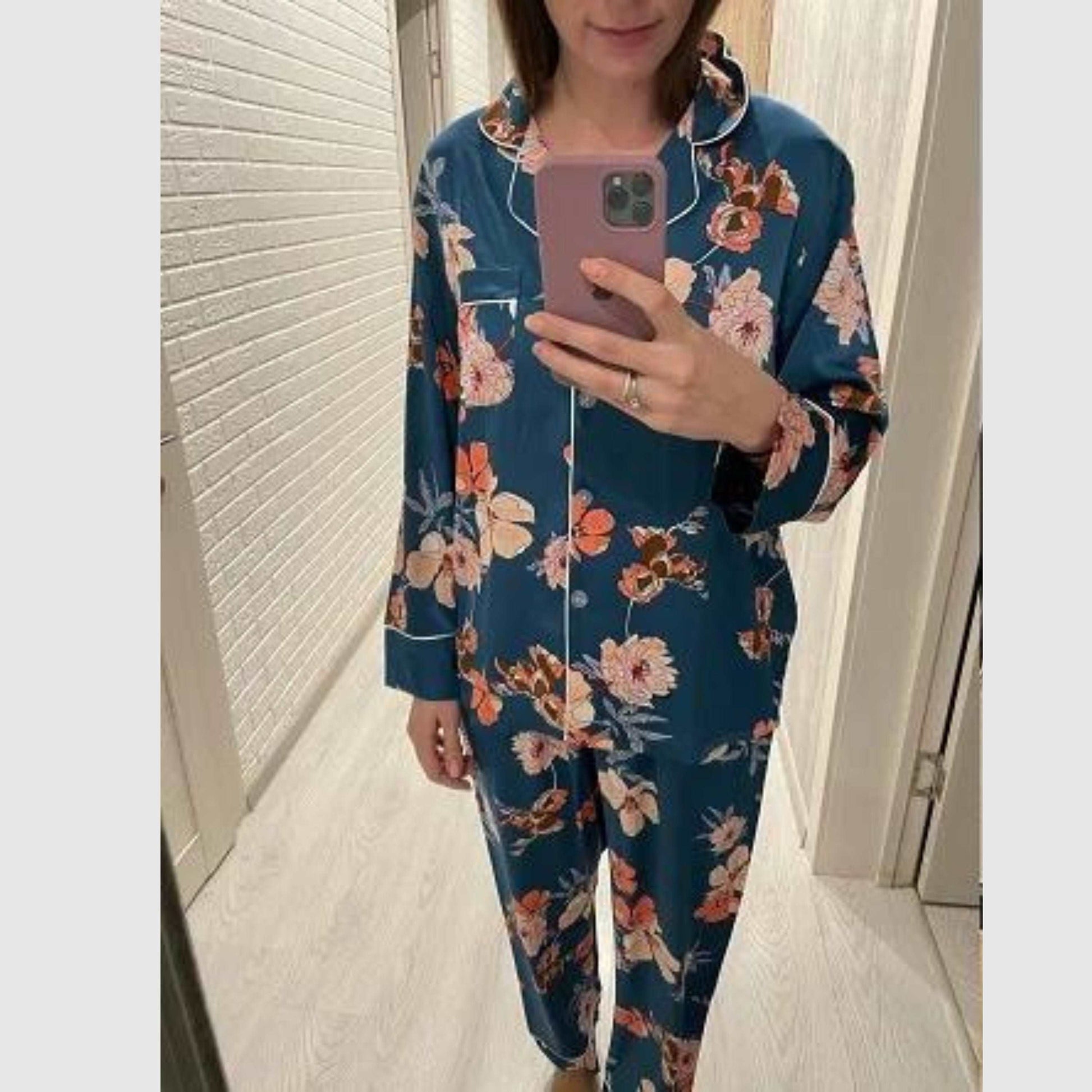 Women's Ice Silk Long Sleeved Shirt and Pants Pajamas Set - ChoreGirl