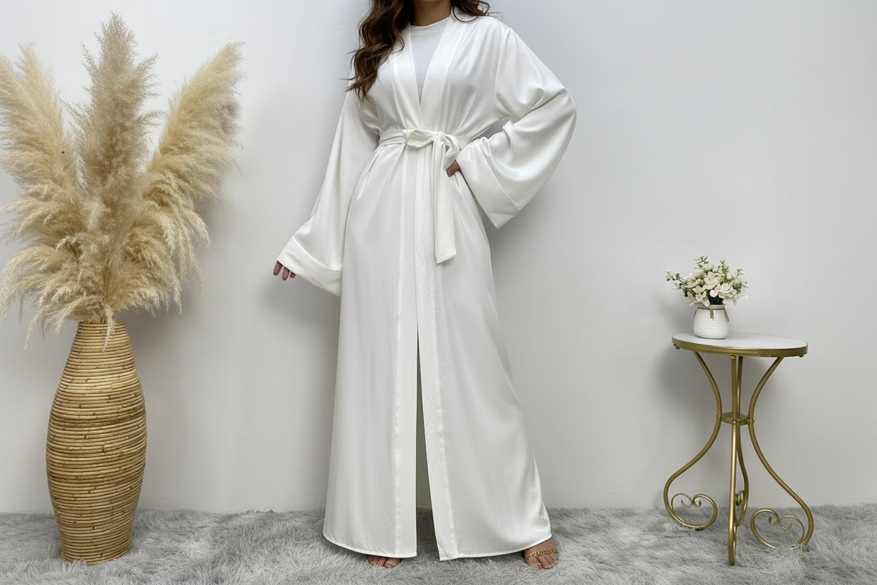 Eleganter, einfarbiger langer Morgenmantel mit Gürtel – Damen, Polyester