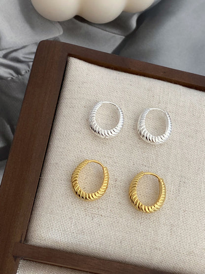 Women's Geometric Ellipse Corrugated Twist Earrings - ChoreGirl