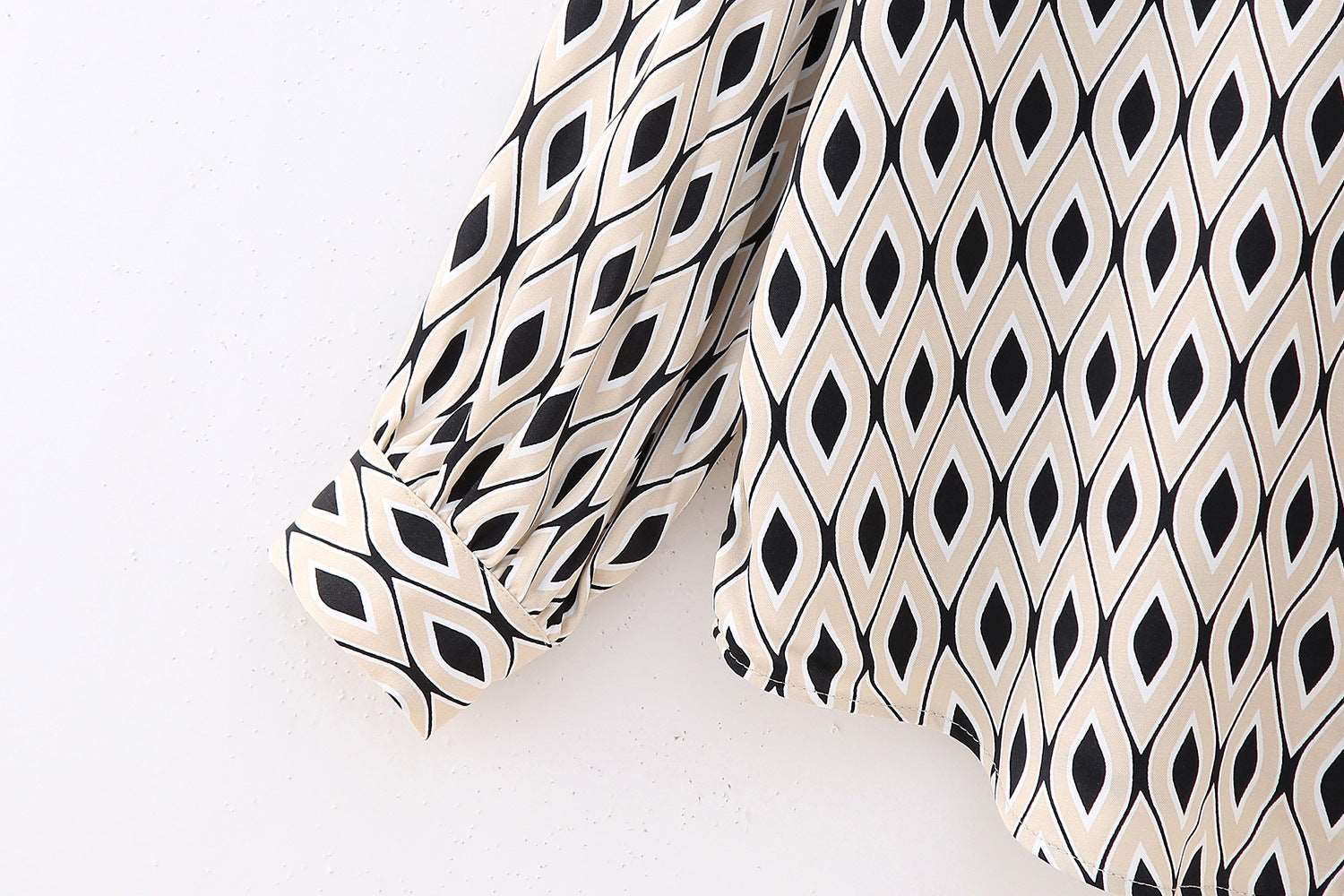 Women's Casual Geometric Pattern Silk Satin Textured Shirt - ChoreGirl