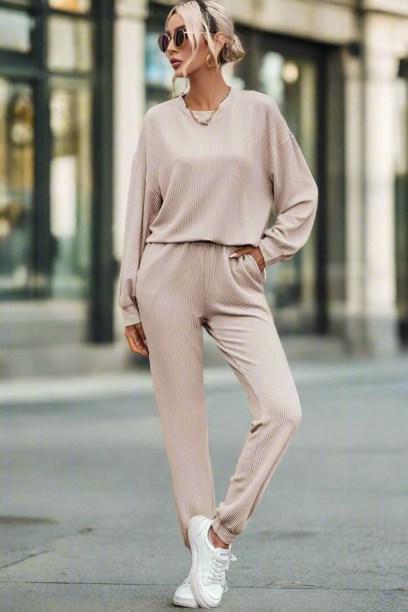 Women's Casual Long Sleeved Sweatshirt and Pants Loungewear Set - ChoreGirl