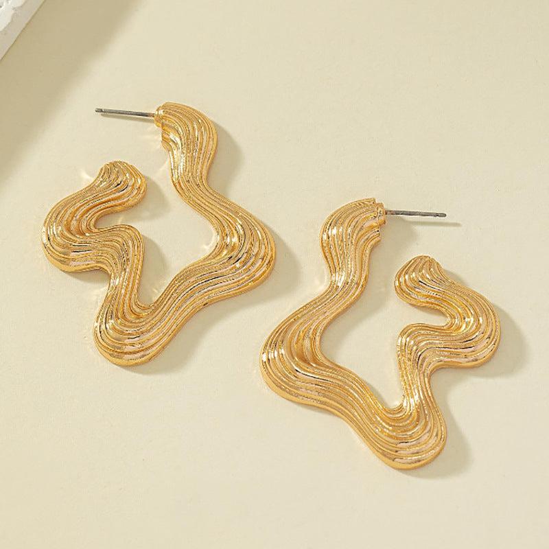 Women's Retro Style Groovy Exaggerated Earrings - ChoreGirl