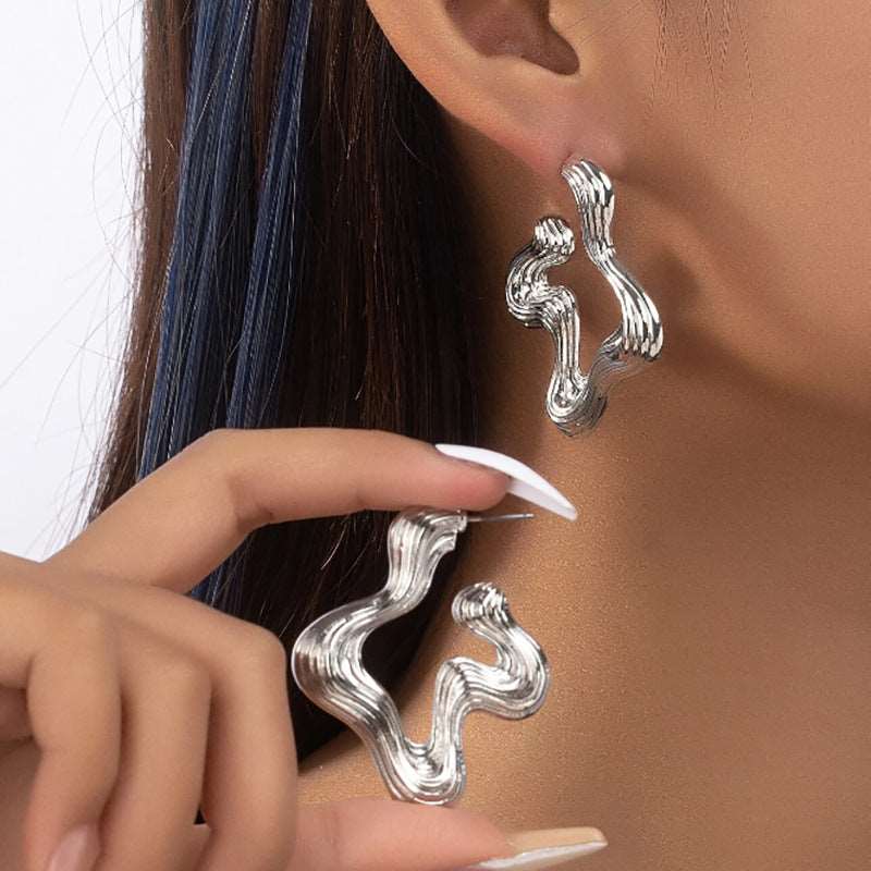 Women's Retro Style Groovy Exaggerated Earrings - ChoreGirl
