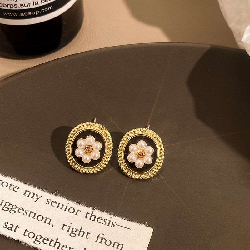Women's Retro Style Stud Earrings - ChoreGirl