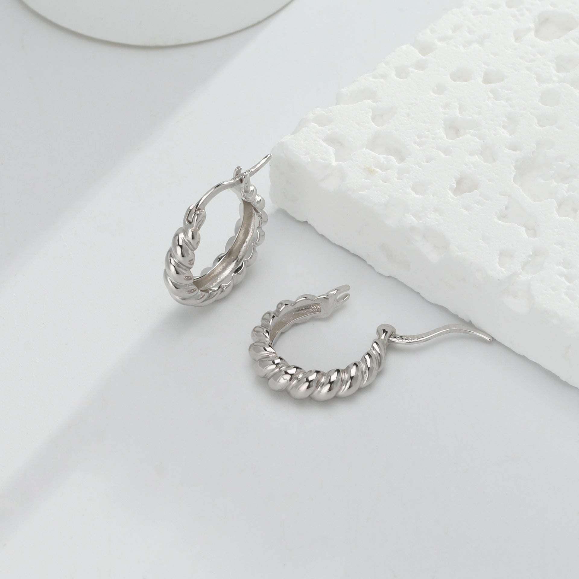 Women's Sterling Silver Twist Earrings - ChoreGirl