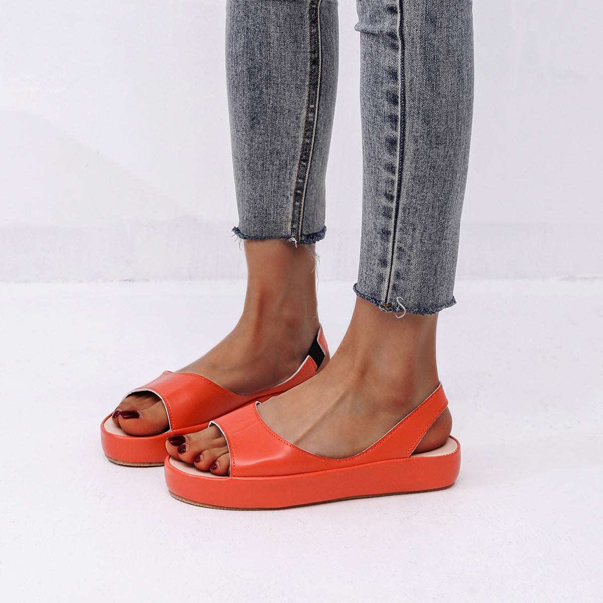Women's Summer Flat Sandals With Back Strap Design - ChoreGirl