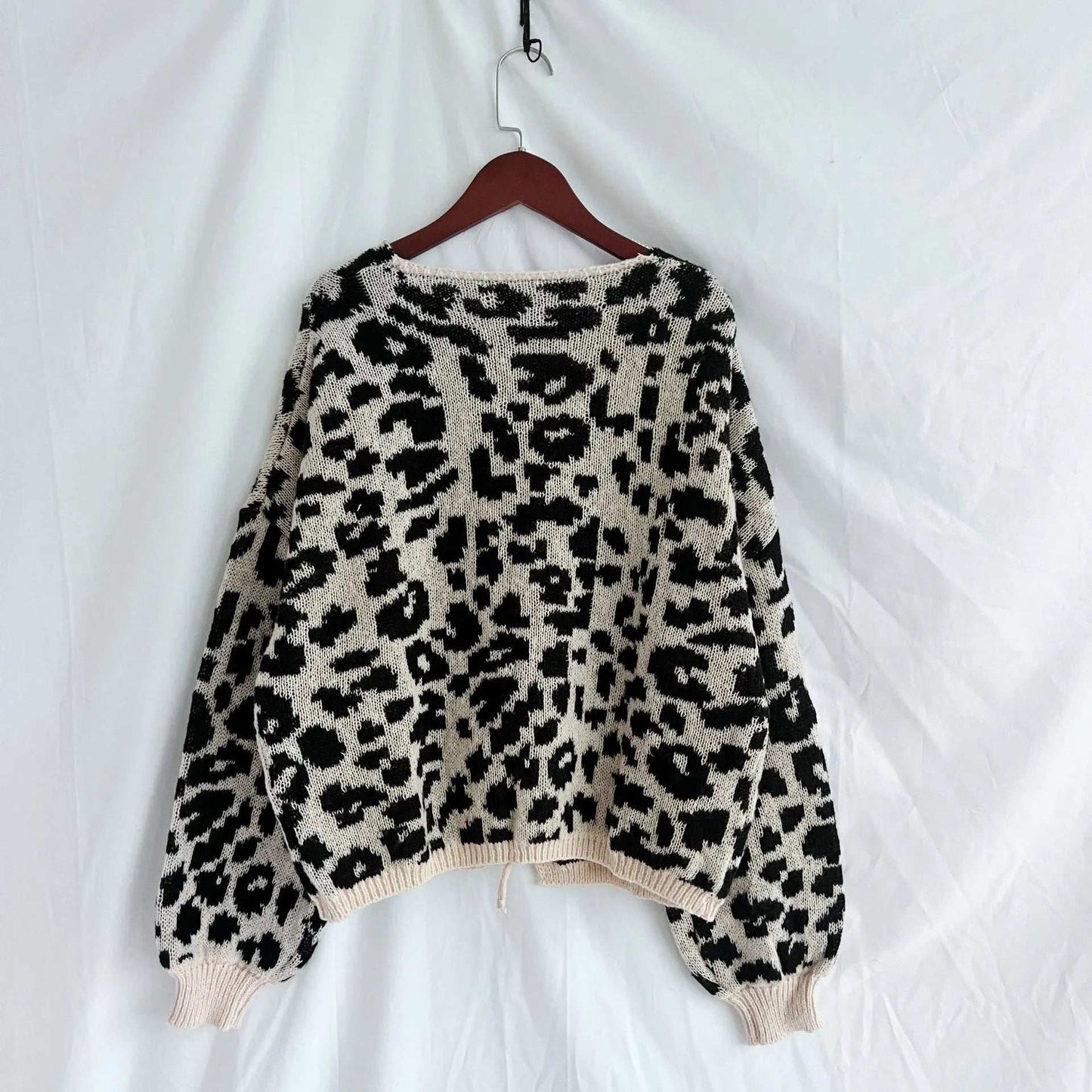 Women's Vintage Look Round Neck Leopard Print Knitted Cardigan with Tie-up Closure