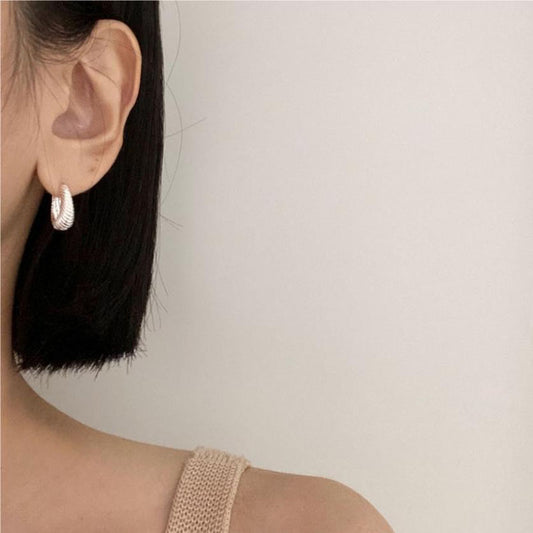 Women's Geometric Ellipse Corrugated Twist Earrings - ChoreGirl