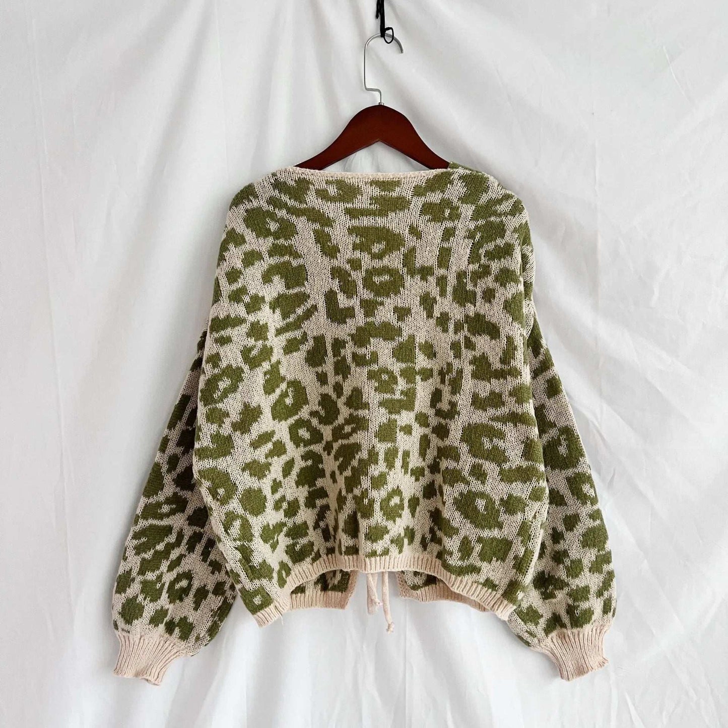 Women's Vintage Look Round Neck Leopard Print Knitted Cardigan with Tie-up Closure